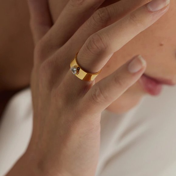 New 18K Gold Plated Solitaire Diamond Heart Ring - Picture 2 of 11